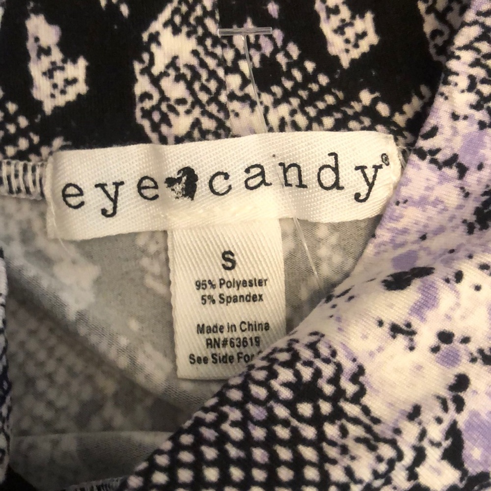 NWT Eye Candy Long sleeve Key hole Snakeskin top - Picture 6 of 7